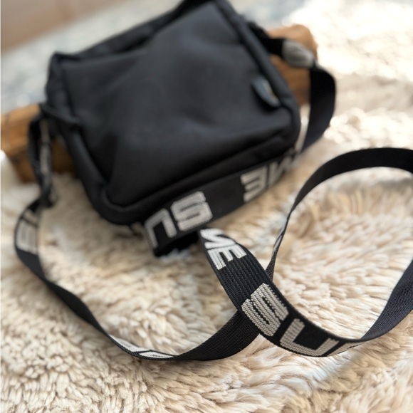 Supreme Cordura Black Crossbody Bag Unisex SS18 - Picture 3 of 13